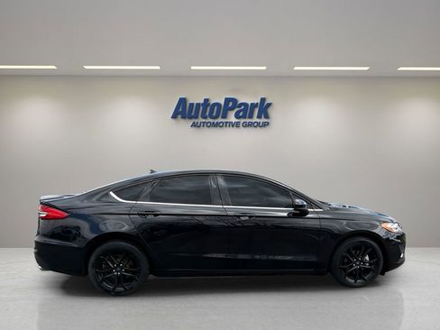 Used 2020 Ford Fusion SE w/ Equipment Group 151A FWD image 10
