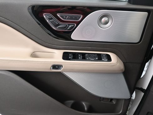 Used 2022 Lincoln Aviator Reserve w/ Equipment Group 201A image 13