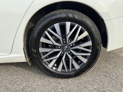 Used 2025 Nissan Altima 2.5 SV image 24