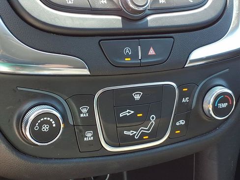 Used 2023 Chevrolet Equinox LT AWD/4WD image 30