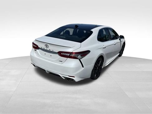 Used 2018 Toyota Camry XSE FWD image 5