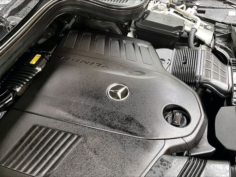 Used 2024 Mercedes-Benz GLS 450 4MATIC image 44