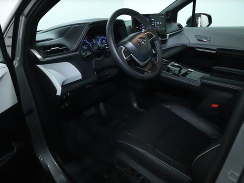 Certified 2026 Toyota Sienna XSE AWD/4WD image 17