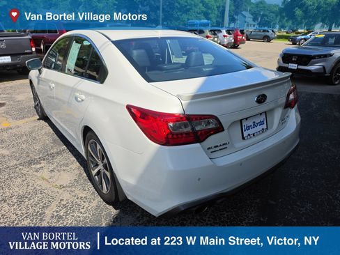 Used 2018 Subaru Legacy 3.6R Limited AWD/4WD image 7
