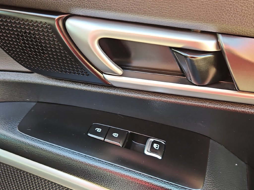 Used 2025 Kia Telluride S AWD/4WD image 35