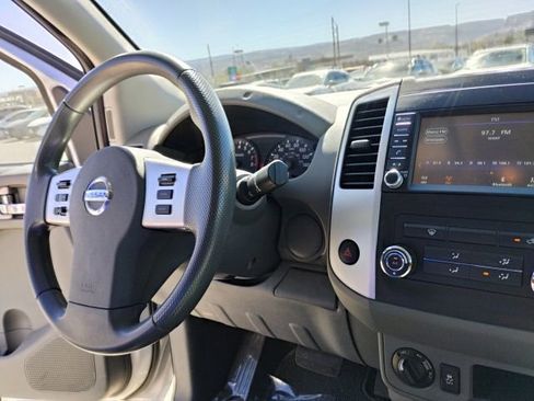 Used 2020 Nissan Frontier SV w/ SV Utility Package image 14