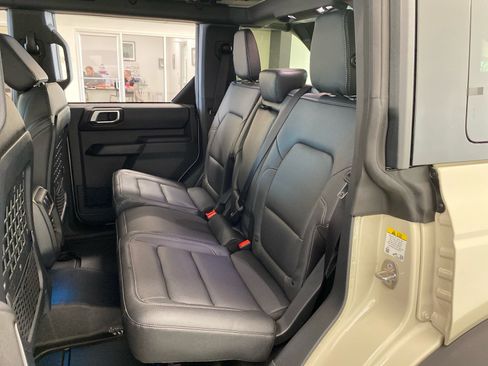 New 2026 Ford Bronco Badlands AWD/4WD image 9