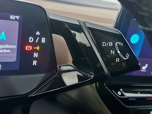 Used 2025 Volkswagen ID.4 Limited image 23