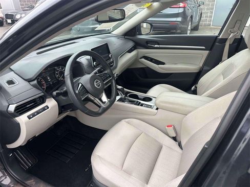 Used 2020 Nissan Altima 2.5 SV image 15