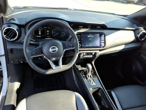 Certified 2024 Nissan Kicks SR w/ SR Premium Package FWD image 7