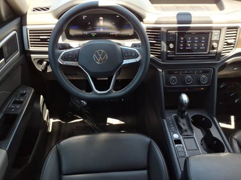 Certified 2023 Volkswagen Atlas SE FWD image 25