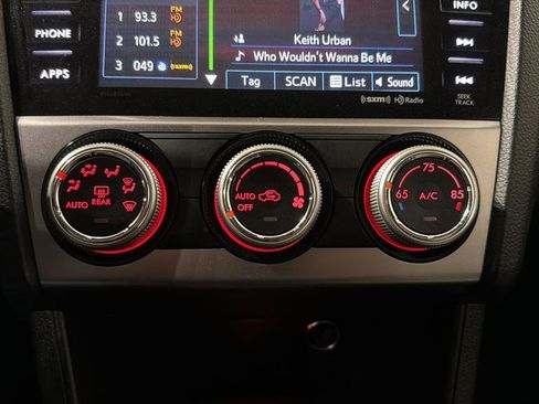 Used 2016 Subaru Crosstrek 2.0i Limited w/ Popular Package #2 image 28