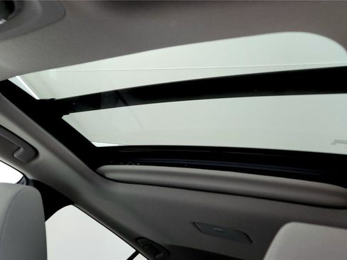 Certified 2023 Toyota Corolla Cross LE image 38