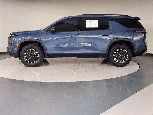 Used 2024 Chevrolet Traverse Z71 image 5