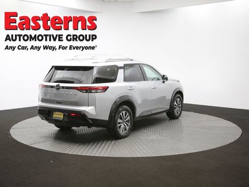 Used 2023 Nissan Pathfinder SL image 39