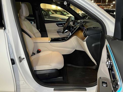 Certified 2025 Mercedes-Benz GLC 300 4MATIC image 13