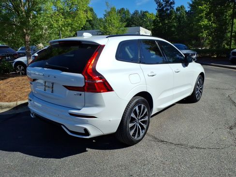 Certified 2024 Volvo XC60 B5 Plus AWD/4WD image 3