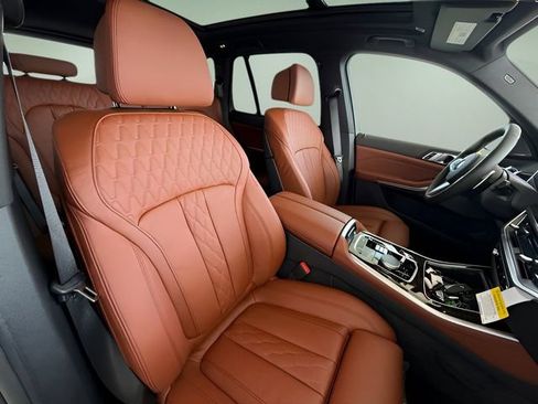 Used 2026 BMW X5 sDrive40i w/ M Sport Package image 30