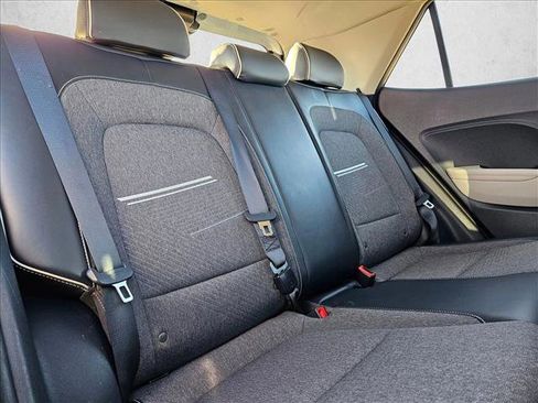 Used 2020 Hyundai Venue image 21