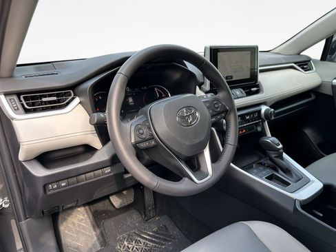 Used 2025 Toyota RAV4 XLE Premium FWD image 11