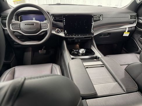 New 2025 Jeep Wagoneer Series II w/ Premium Group I AWD/4WD image 15