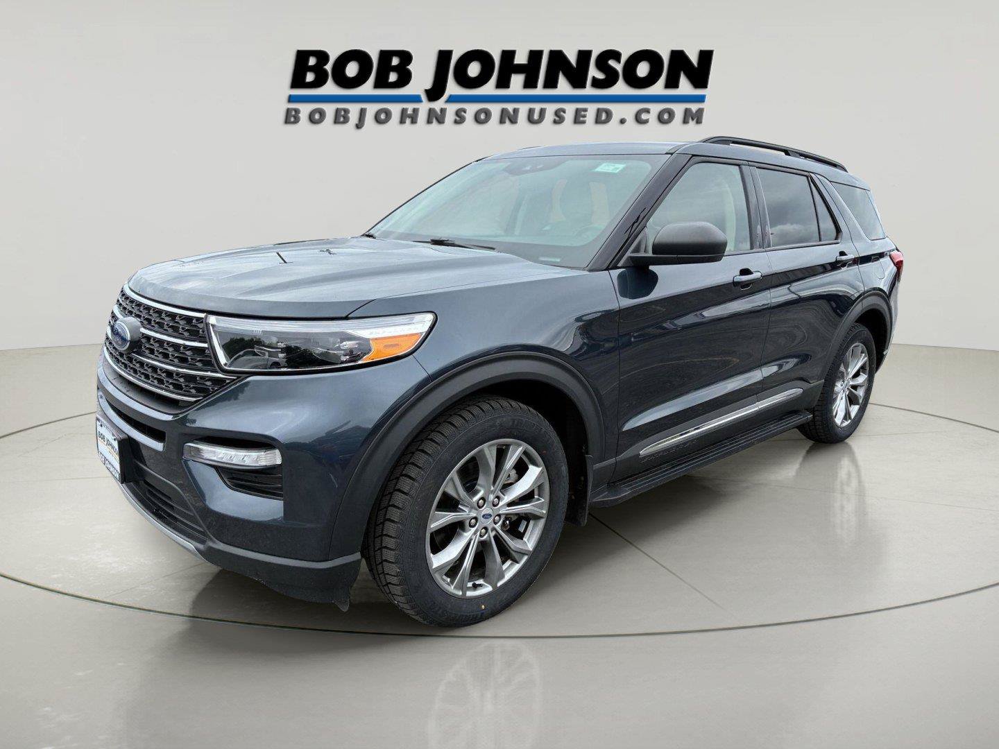 Used 2022 Ford Explorer XLT w/ Equipment Group 202A AWD/4WD image 3