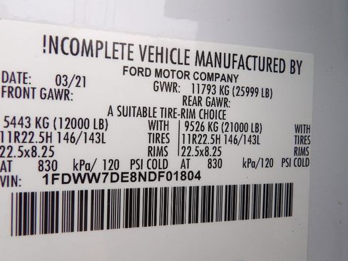 Used 2022 Ford F750 2WD Crew Cab Super Duty image 5