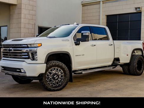 Used 2023 Chevrolet Silverado 3500 High Country w/ Technology Package AWD/4WD image 4