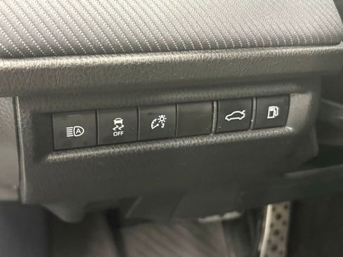 Used 2025 Toyota Camry SE w/ Convenience Package image 13