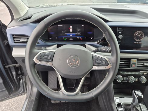 Used 2024 Volkswagen Taos SE w/ Panoramic Sunroof Package AWD/4WD image 18