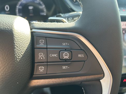 New 2026 Jeep Grand Cherokee Altitude image 40