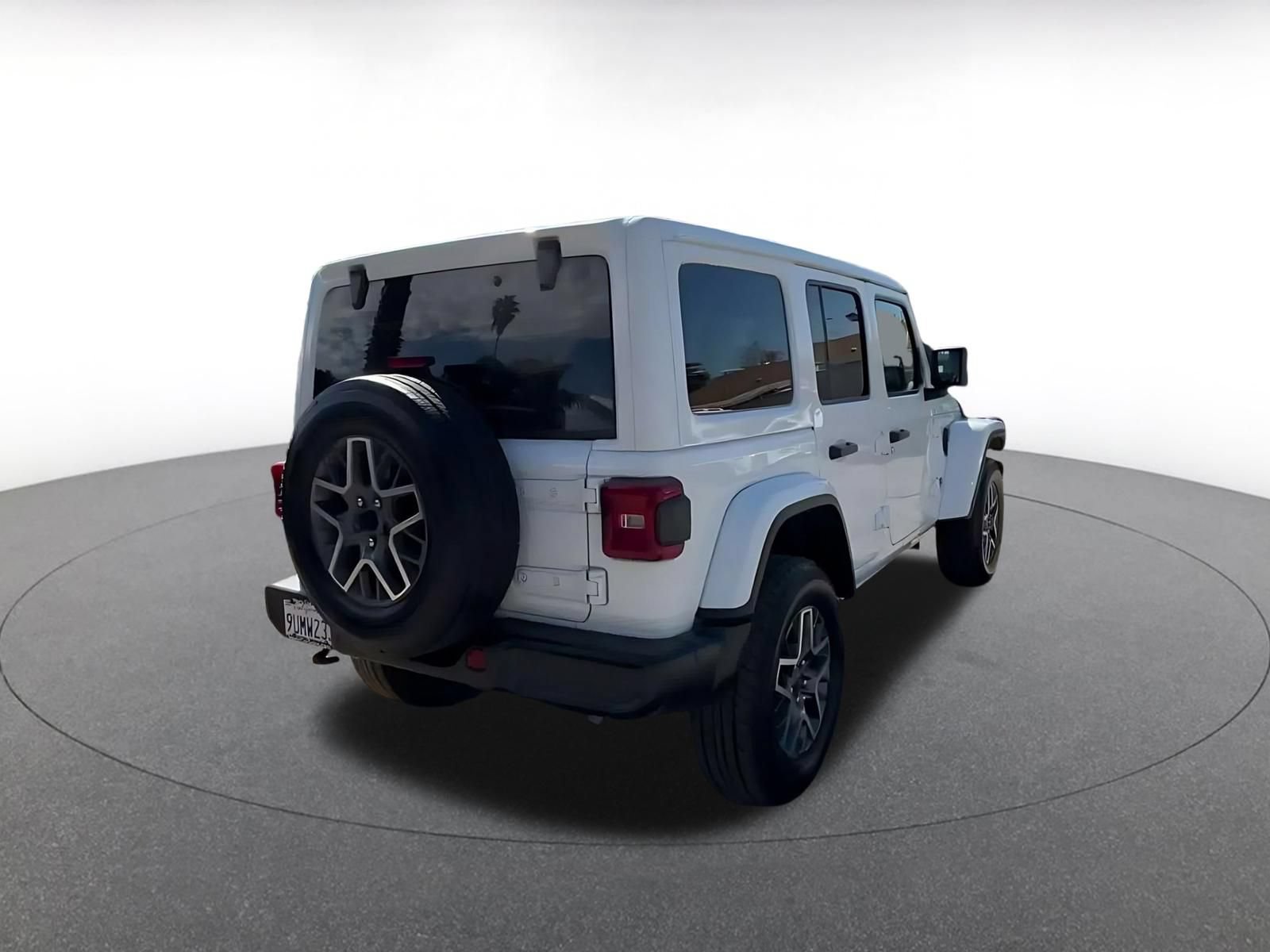 Used 2025 Jeep Wrangler Unlimited Sahara AWD/4WD image 13