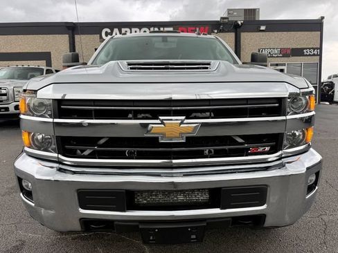 Used 2019 Chevrolet Silverado 3500 LT w/ LT Convenience Package AWD/4WD image 4