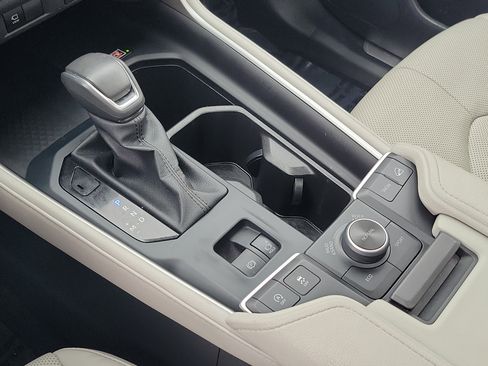 Used 2024 Toyota Grand Highlander Platinum image 34