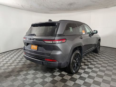 Certified 2024 Jeep Grand Cherokee Altitude AWD/4WD image 8