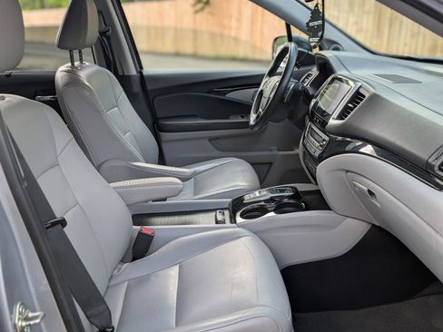Used 2016 Honda Pilot Touring image 26