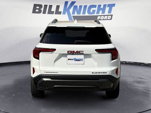 Used 2026 GMC Terrain Elevation w/ Elevation Premium Package FWD image 4