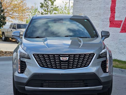 Used 2023 Cadillac XT4 Premium Luxury FWD image 2