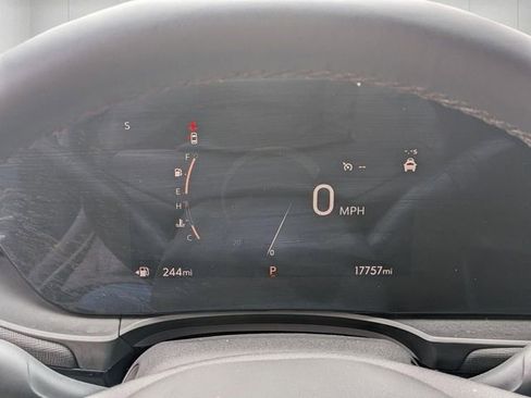 Used 2025 Buick Envista Sport Touring image 10