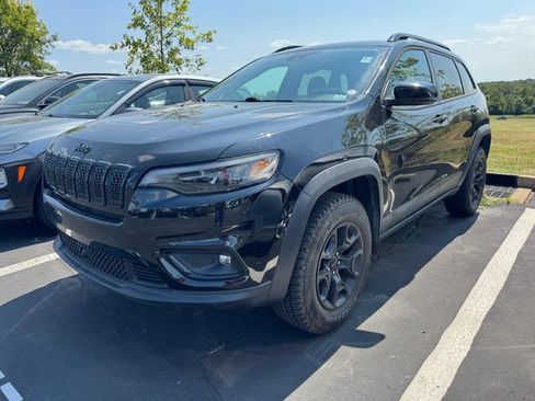 Used 2022 Jeep Cherokee Latitude w/ Sun & Sound Group AWD/4WD image 3
