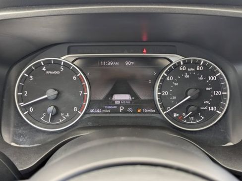 Used 2024 Nissan Rogue SV FWD image 29