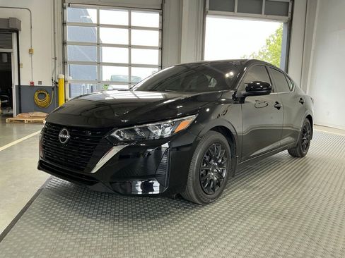 Used 2025 Nissan Sentra S FWD image 3