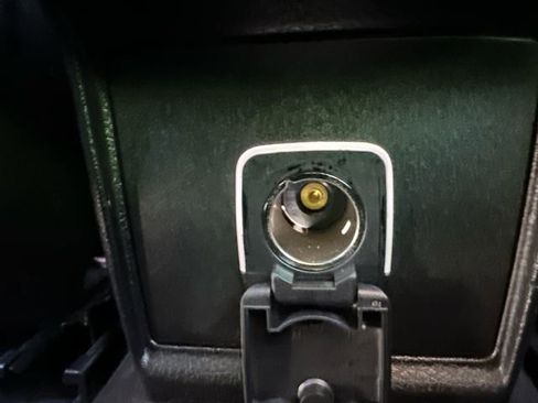 Used 2022 Jeep Compass Limited image 17