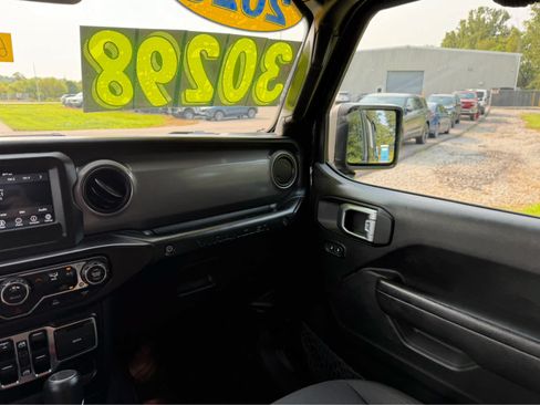 Used 2023 Jeep Wrangler Unlimited Sport AWD/4WD image 27