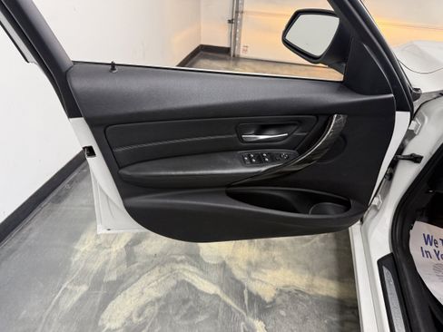 Used 2014 BMW 320i xDrive Sedan AWD/4WD image 12