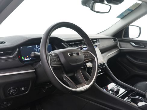 Used 2023 Jeep Grand Cherokee L Limited AWD/4WD image 18