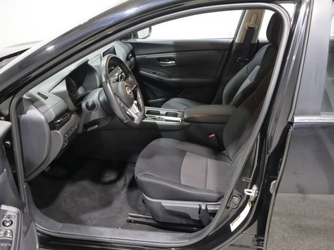 Used 2025 Nissan Sentra SV w/ All-Weather Package FWD image 11