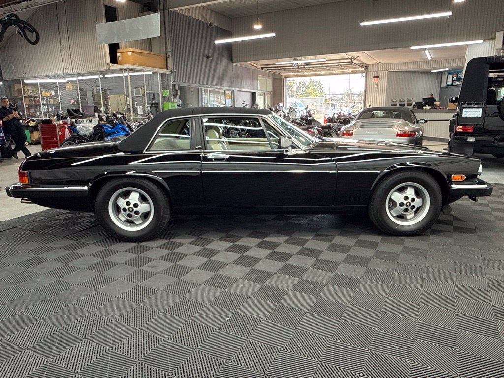Used 1988 Jaguar XJS V12 Convertible RWD image 10