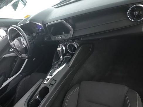 Used 2021 Chevrolet Camaro LT w/ Technology Package image 25