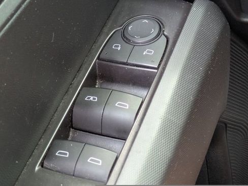 Used 2024 Chevrolet Colorado LT w/ LT Convenience Package II RWD image 26